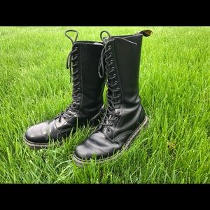 Dr Martens 1914 Smooth 14 Eye Boot